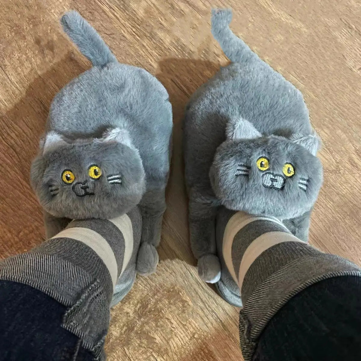 Cuddly Hug Cat Slippers Pfoten Plaza